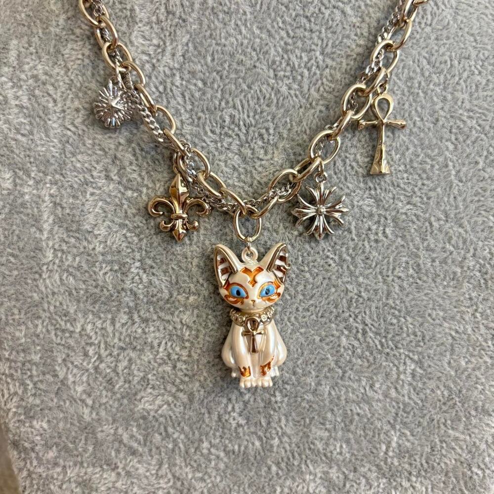 Cute cat necklace with white